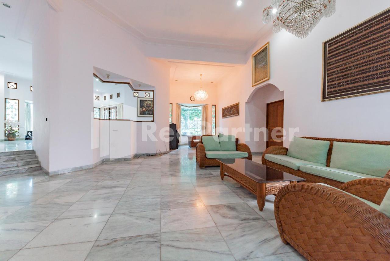 Biru Homestay Bandung Mitra Reddoorz Exterior photo