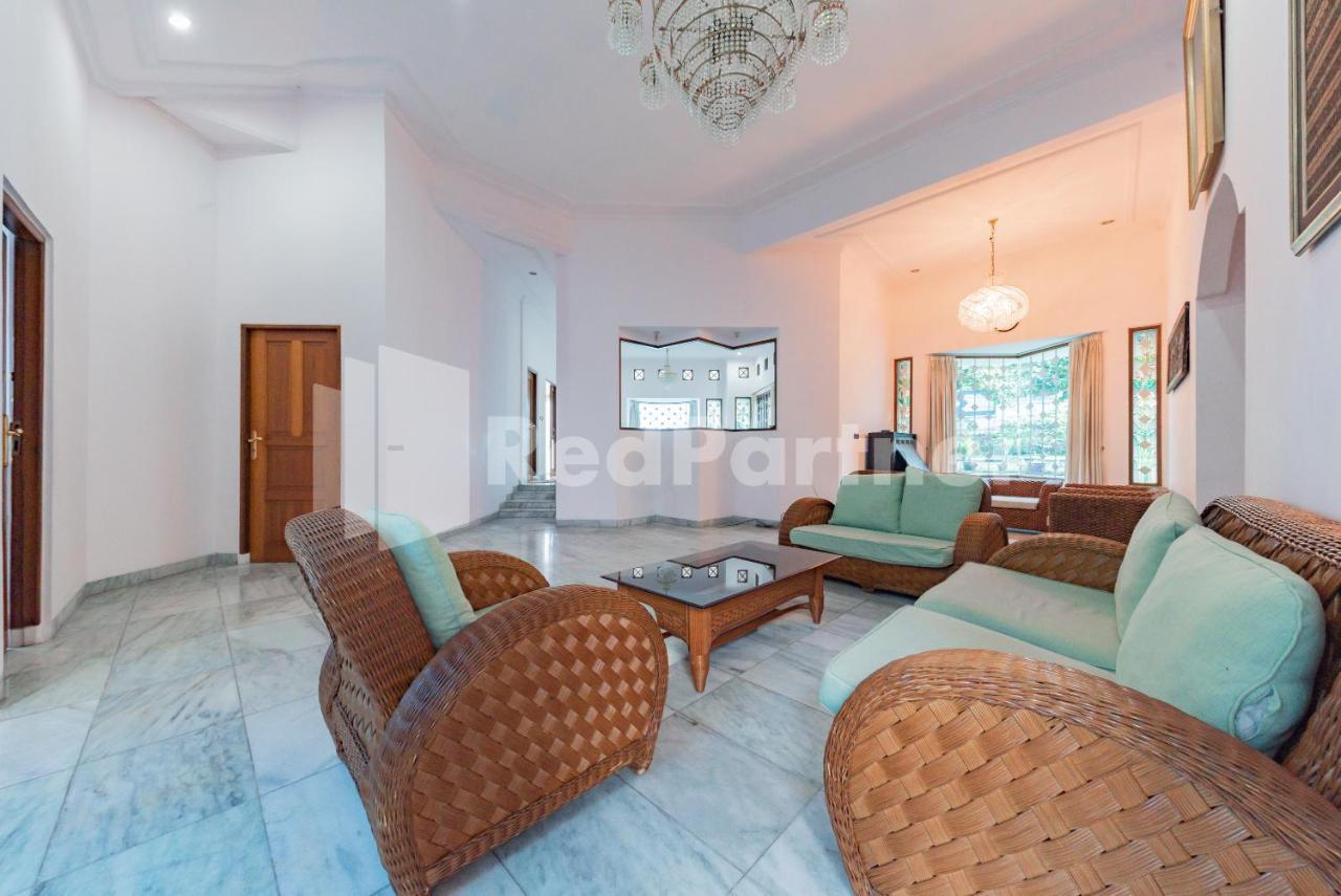 Biru Homestay Bandung Mitra Reddoorz Exterior photo